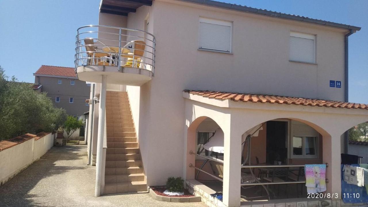 Apartman Туран Екстериор снимка