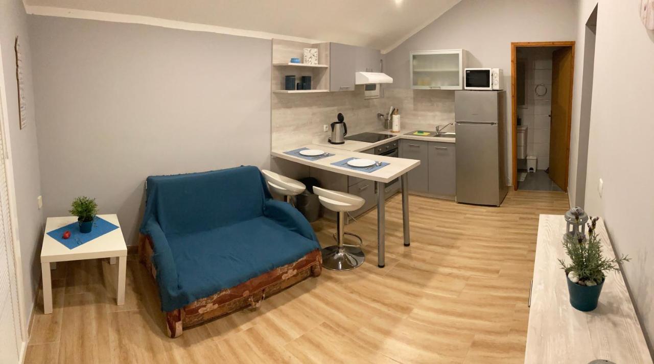 Apartman Туран Екстериор снимка