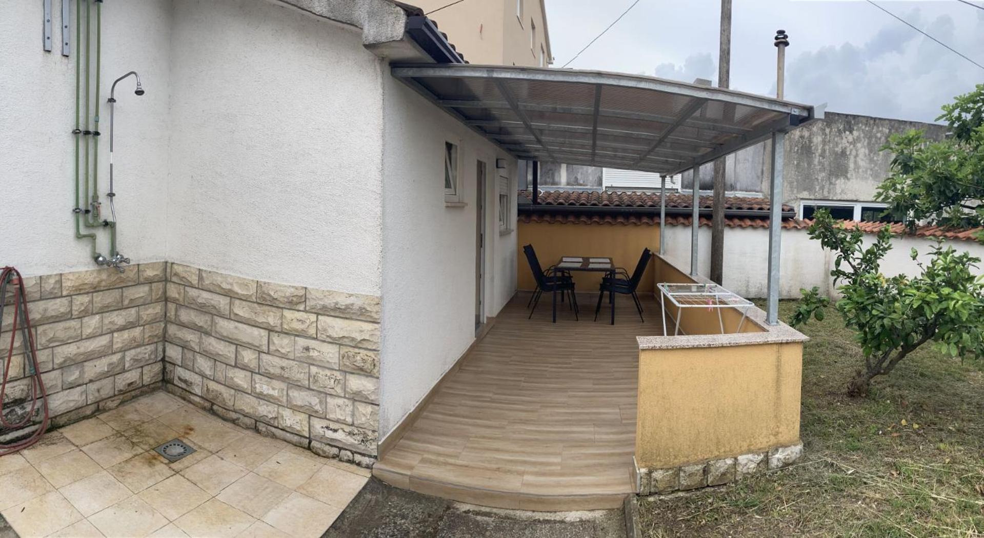 Apartman Туран Екстериор снимка