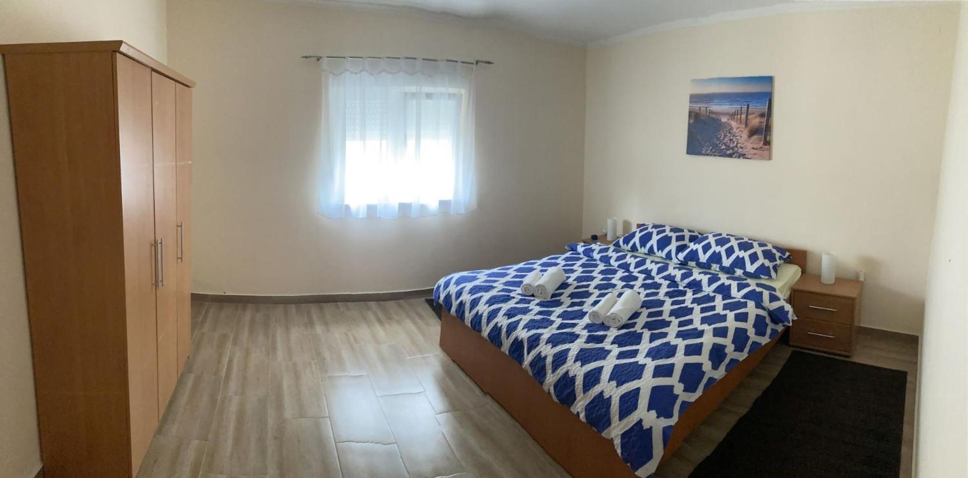 Apartman Туран Екстериор снимка